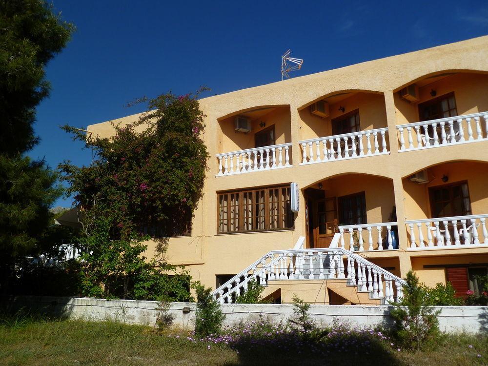 Hotel Liberty II Agia Marina  Exteriér fotografie