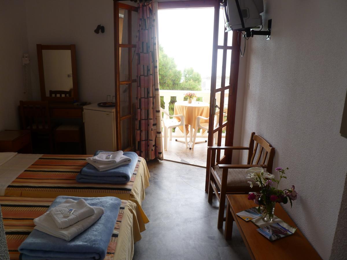Hotel Liberty II Agia Marina  Pokoj fotografie