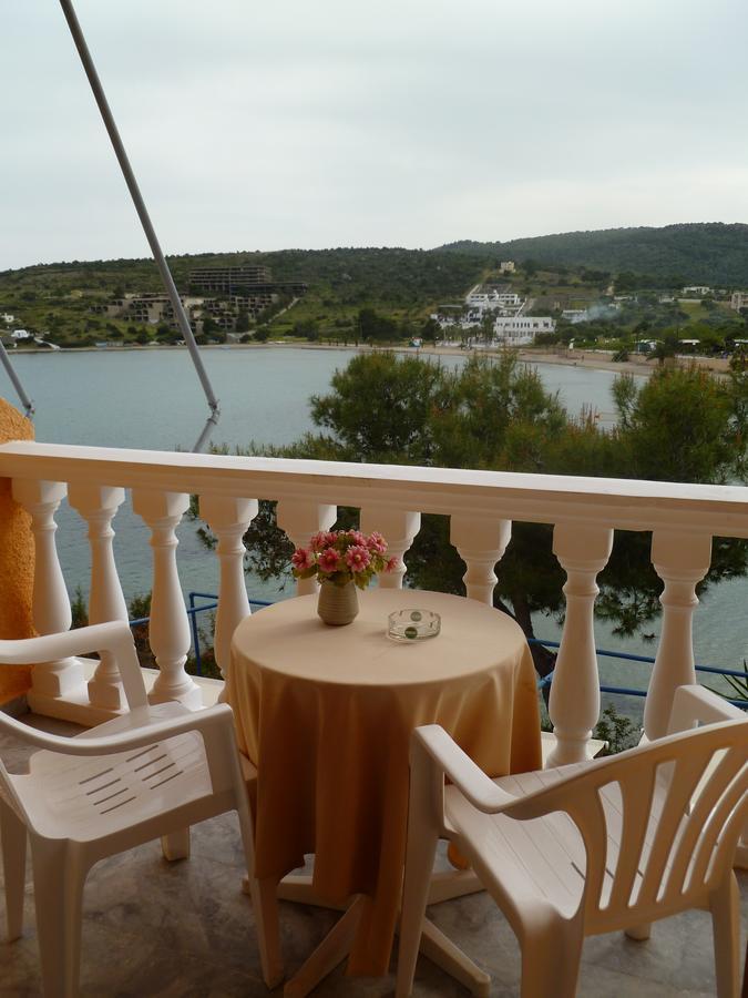 Hotel Liberty II Agia Marina  Exteriér fotografie